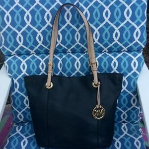 👜EUC Michael Kors tote 👜